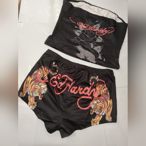 Ed Hardy Black and Red Women's Crop Top And Shorts Set - Picture 2 of 2